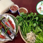 Cá nục hấp cuốn bánh tráng
