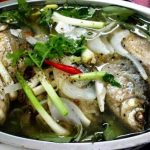 Lẩu cá diếc nấu rau răm